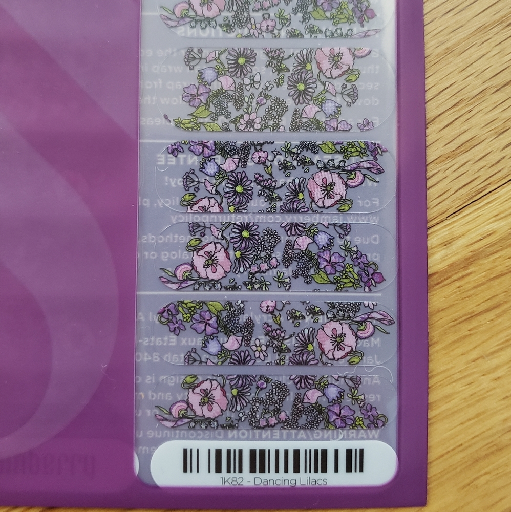 Dancing Lilacs Jamberry Nail wraps